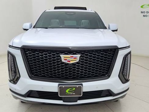 Used 2026 Cadillac Escalade Platinum Sport AWD/4WD image 2
