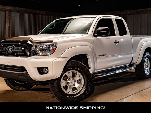 Used 2015 Toyota Tacoma 4x4 Access Cab V6 w/ TRD Off-Road Package image 4