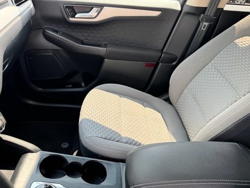 Used 2020 Ford Escape SE FWD image 13