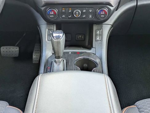 Used 2017 GMC Acadia SLE w/ Driver Alert Package I AWD/4WD image 19