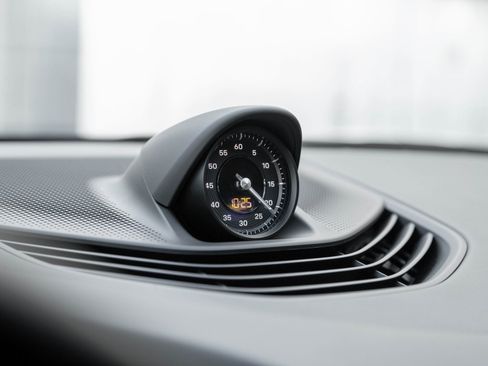 Used 2024 Porsche Taycan GTS image 25