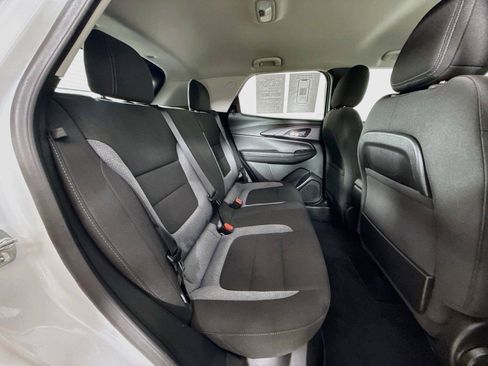 Used 2024 Chevrolet TrailBlazer LS FWD image 25
