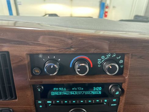 Used 2014 GMC Savana 1500 RWD image 15