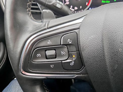 Used 2023 Buick Envision Essence image 18