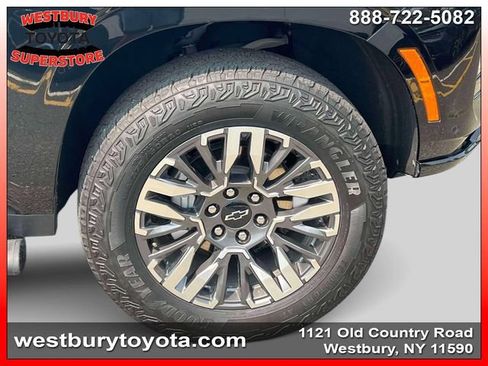 Used 2025 Chevrolet Suburban Z71 AWD/4WD image 14