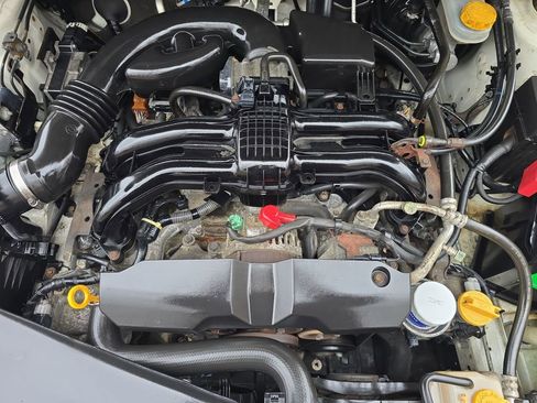 Used 2013 Subaru Crosstrek 2.0i Limited image 14