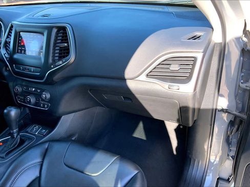 Used 2021 Jeep Cherokee Latitude Plus image 18