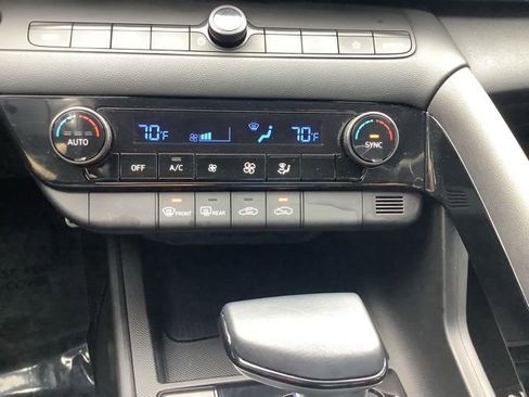 Certified 2025 Hyundai Elantra SEL w/ Cargo Package image 32