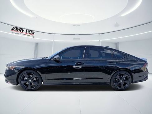 Used 2025 Honda Accord Sport image 6