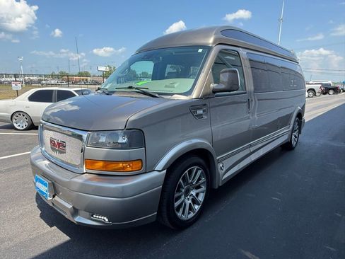 Used 2020 GMC Savana 2500 Extended w/ Enhanced Convenience Package image 11