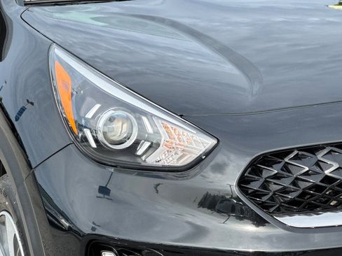 Used 2022 Kia Niro LX image 10