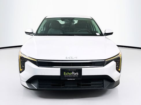 Used 2025 Kia K4 LXS image 2
