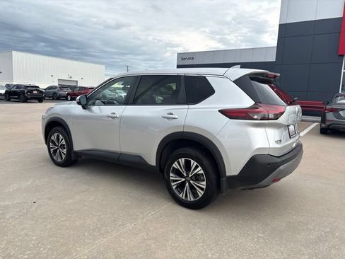 Used 2023 Nissan Rogue SV AWD/4WD image 3