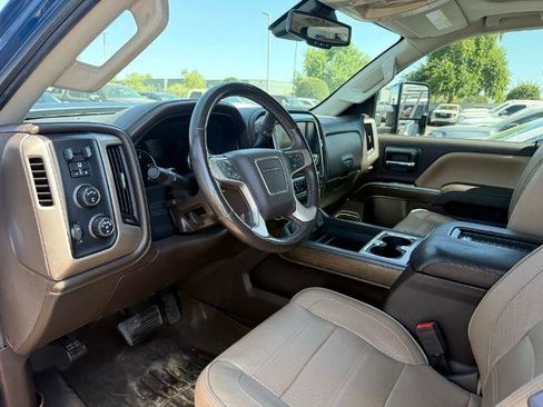 Used 2017 GMC Sierra 2500 Denali w/ Duramax Plus Package AWD/4WD image 17