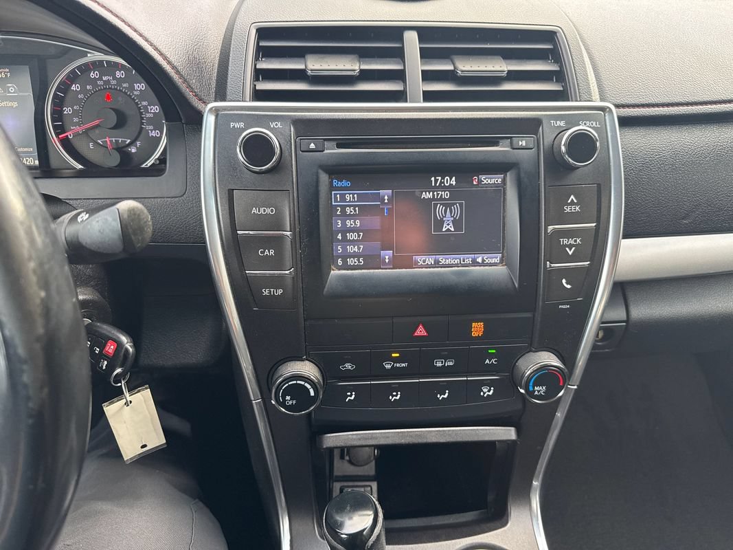 Used 2016 Toyota Camry SE FWD image 26