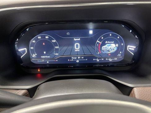 Used 2022 GMC Yukon Denali w/ Advanced Technology Package AWD/4WD image 25