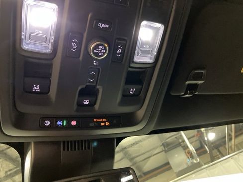 Used 2024 GMC Yukon Denali image 19