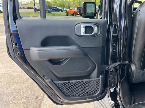 Certified 2022 Jeep Wrangler Unlimited Sahara image 8