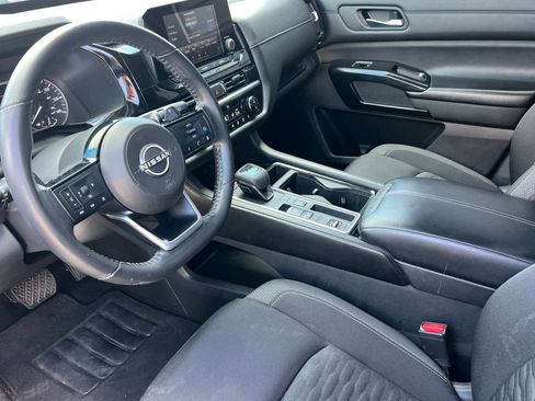 Certified 2022 Nissan Pathfinder SV image 12