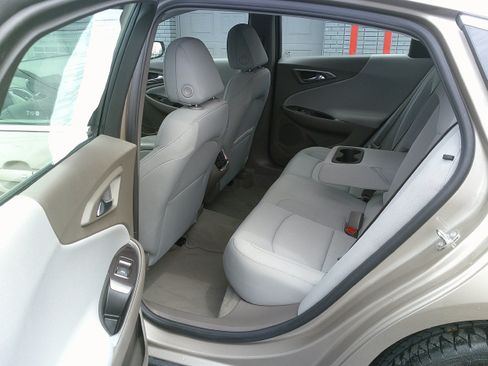 Used 2023 Chevrolet Malibu LT FWD image 18