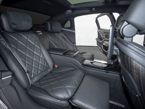 Used 2024 Mercedes-Benz Maybach S 580 4MATIC image 45