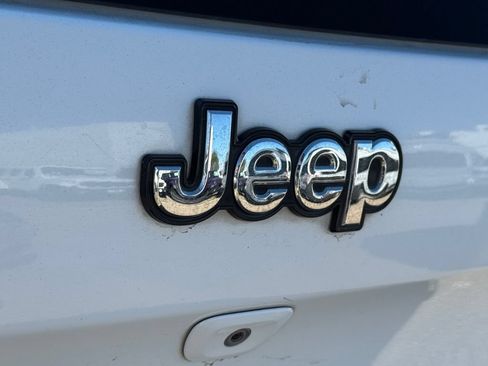 Used 2015 Jeep Cherokee Latitude w/ Comfort/Convenience Group FWD image 7
