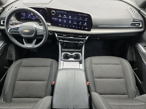 Used 2024 Chevrolet Traverse LT FWD image 28