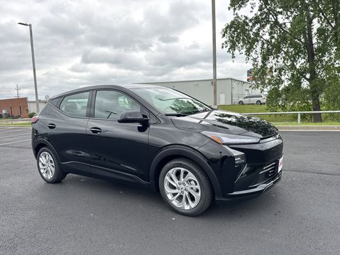 New 2027 Chevrolet Bolt LT FWD image 4