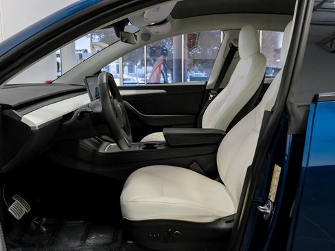 Used 2023 Tesla Model Y Performance image 4