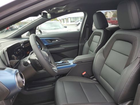 New 2026 Chevrolet Equinox EV LT image 5