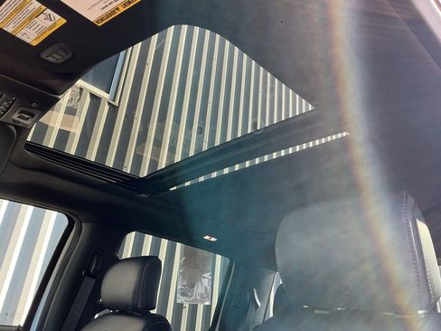 Used 2022 Ford F250 Platinum w/ FX4 Off-Road Package image 12