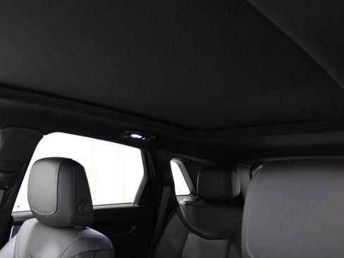 New 2025 Cadillac XT5 Premium Luxury image 30