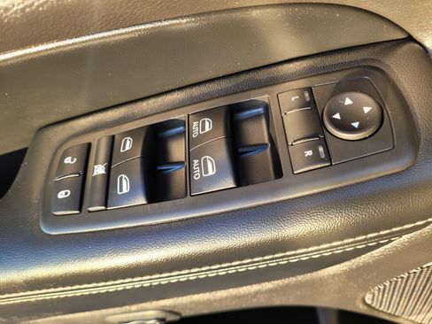 Used 2015 Jeep Grand Cherokee Limited image 22