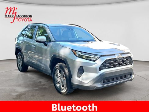 Used 2024 Toyota RAV4 XLE FWD image 5