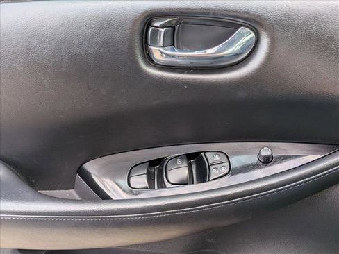 Used 2017 Nissan Leaf SL image 15