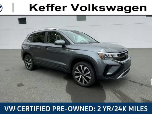 Certified 2023 Volkswagen Taos SE FWD image 2