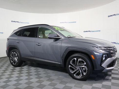 Used 2025 Hyundai Tucson Limited AWD/4WD image 4