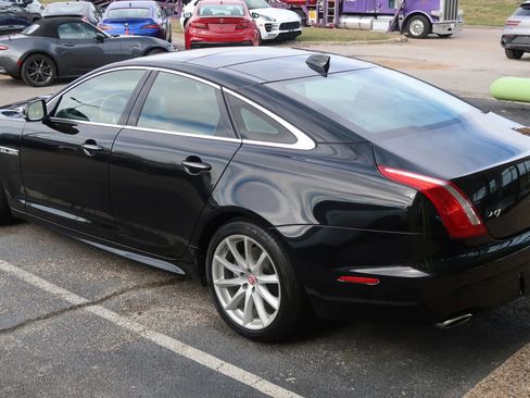 Used 2016 Jaguar XJ R-Sport image 8