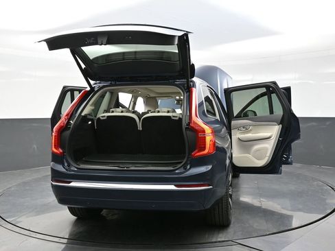 Used 2024 Volvo XC90 B6 Plus w/ Protection Package image 38