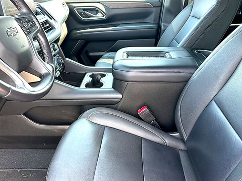 Used 2023 Chevrolet Tahoe Z71 w/ Luxury Package AWD/4WD image 13