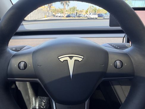 Used 2024 Tesla Model Y Performance AWD/4WD image 30