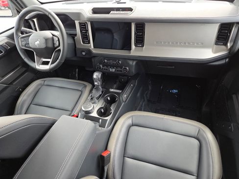 Used 2025 Ford Bronco Outer Banks image 19