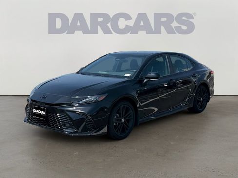 Used 2026 Toyota Camry Hybrid AWD/4WD image 3