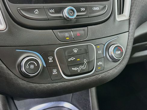 Used 2022 Chevrolet Malibu RS FWD image 23