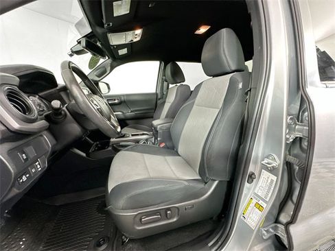 Used 2023 Toyota Tacoma TRD Sport image 16