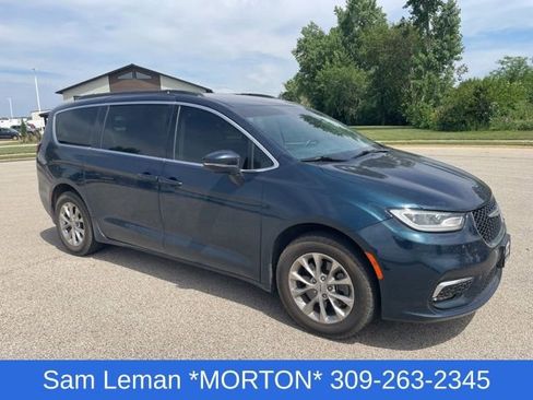 Used 2022 Chrysler Pacifica Touring-L AWD/4WD image 1