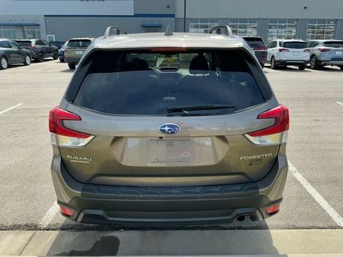 Used 2019 Subaru Forester Premium image 6
