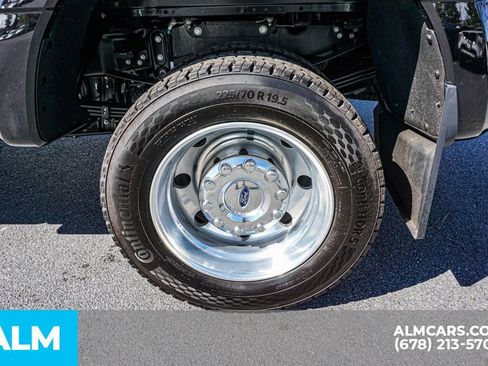 Used 2025 Ford F450 Platinum w/ FX4 Off-Road Package image 17