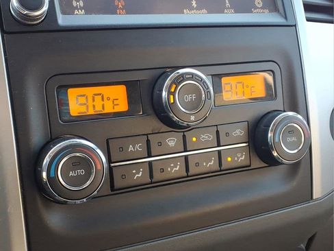 Used 2021 Nissan Frontier SV image 9