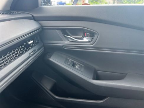Used 2023 Honda Accord EX image 17
